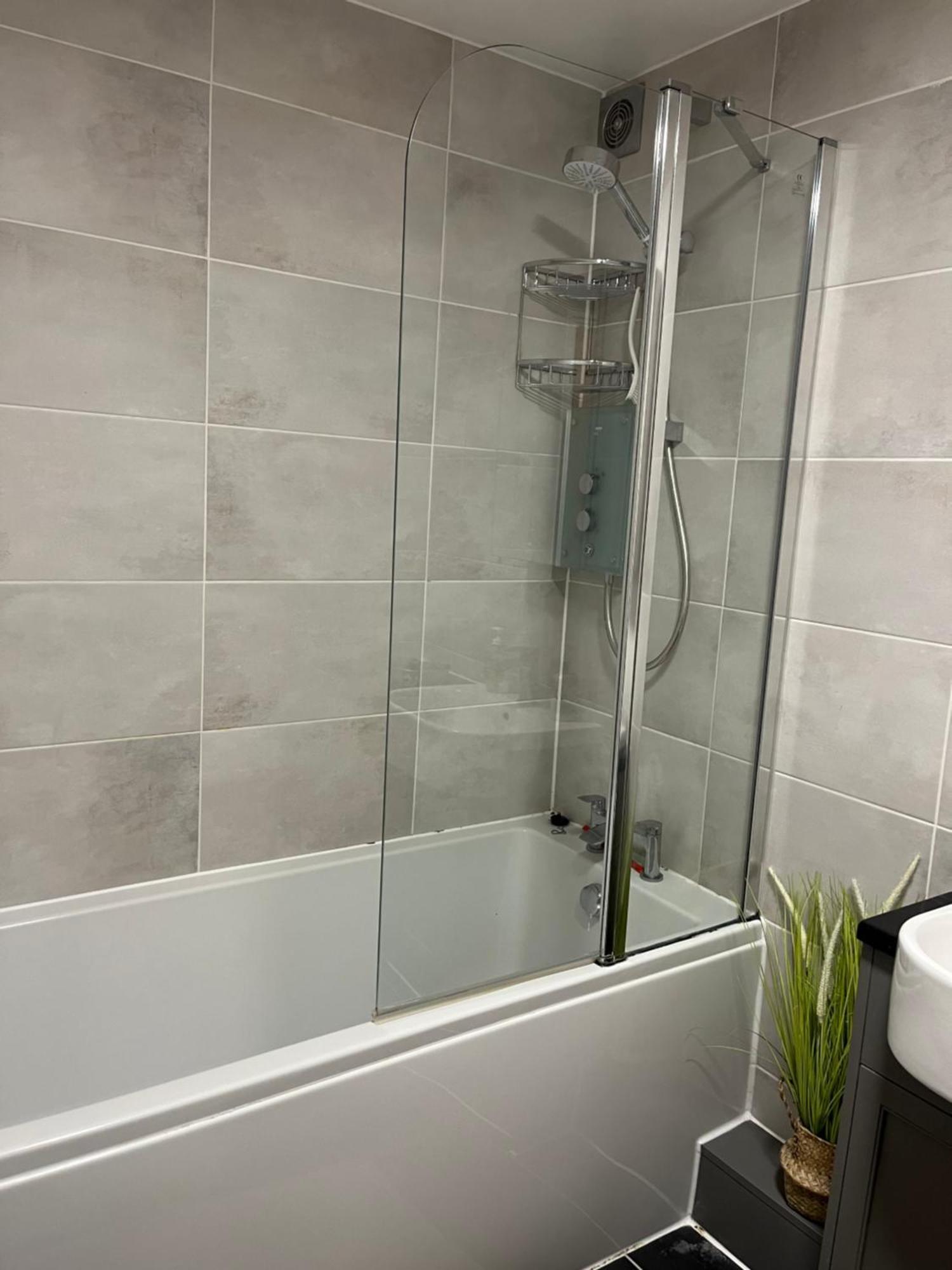 Comfortable Two Bedroom Modern Apartment Londen Buitenkant foto