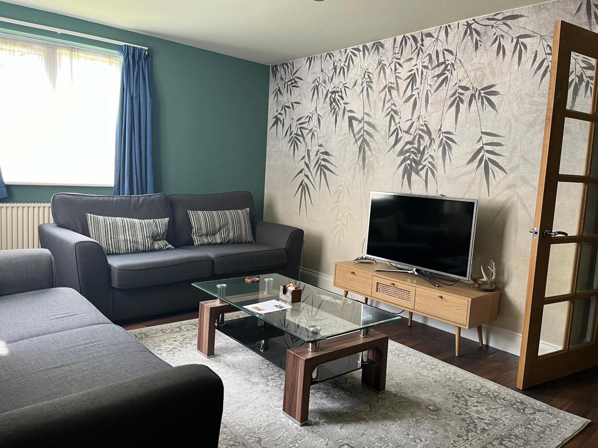 Comfortable Two Bedroom Modern Apartment Londen Buitenkant foto