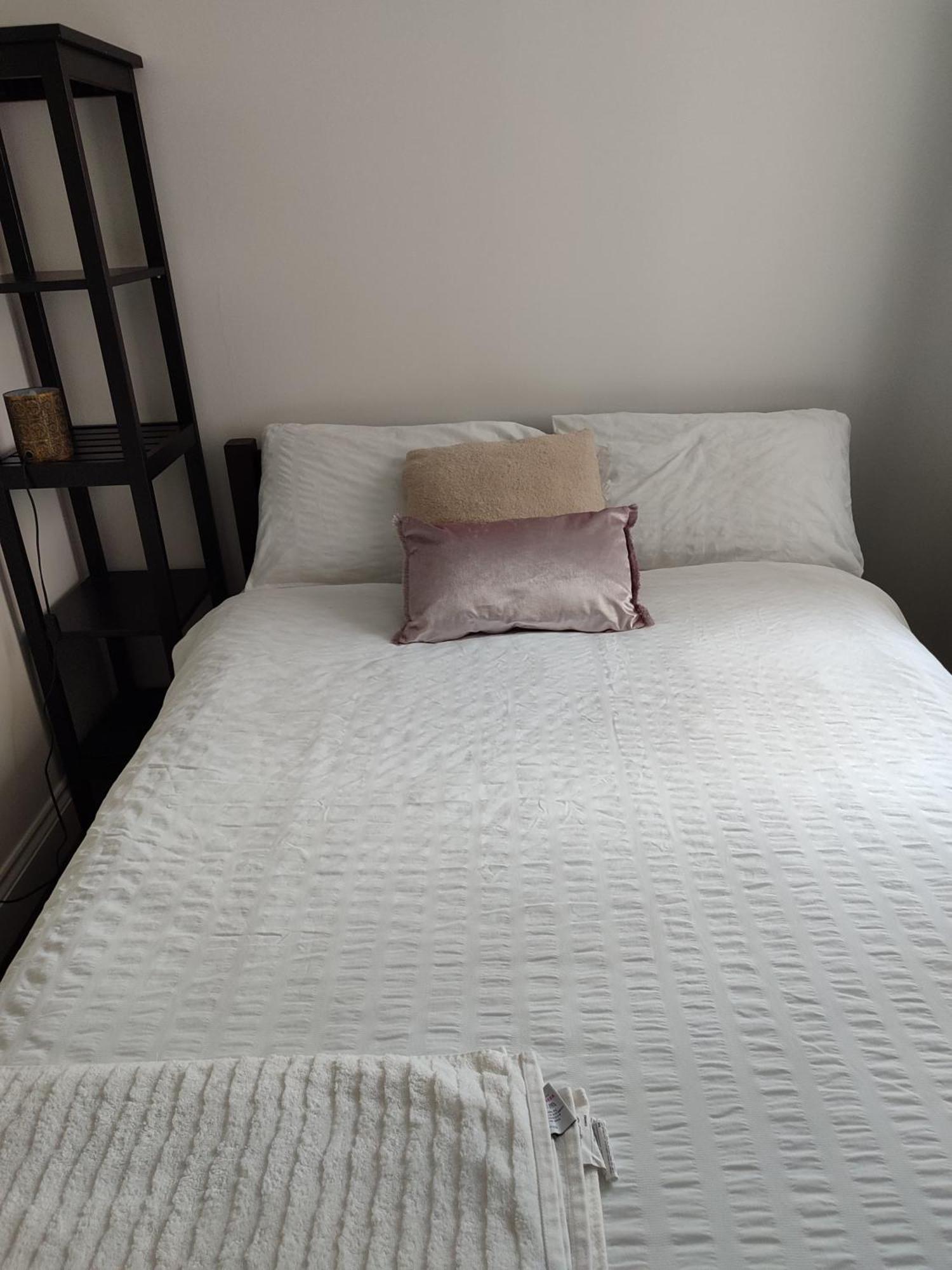 Comfortable Two Bedroom Modern Apartment Londen Buitenkant foto